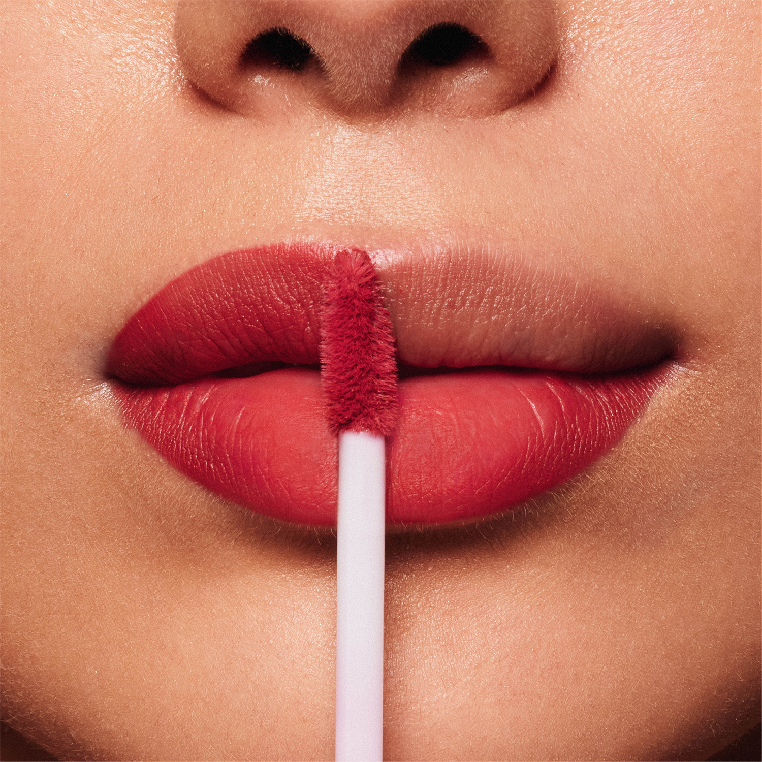 CLOUD KISS MATTE LIP MOUSSE BY ICONIC LONDON ( MOUSSE LABIAL)